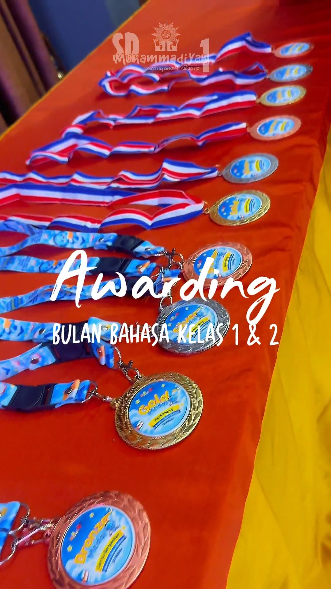 Awarding Bulan Bahasa Kelas 1 dan 2 SD Muhida